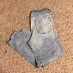 Ladies light denim Levi jeans